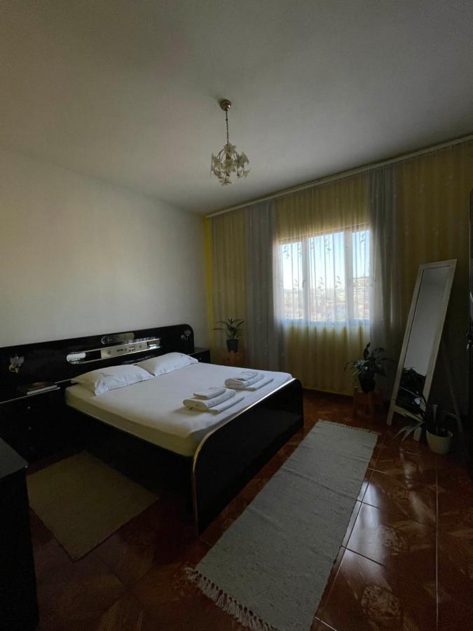 Cozy Big Apartment With Balcony Tirana Exterior photo